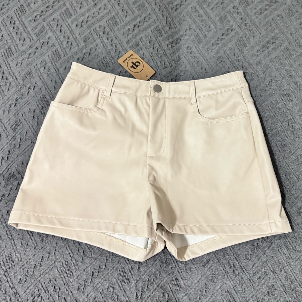 Chic High Waist Beige Shorts